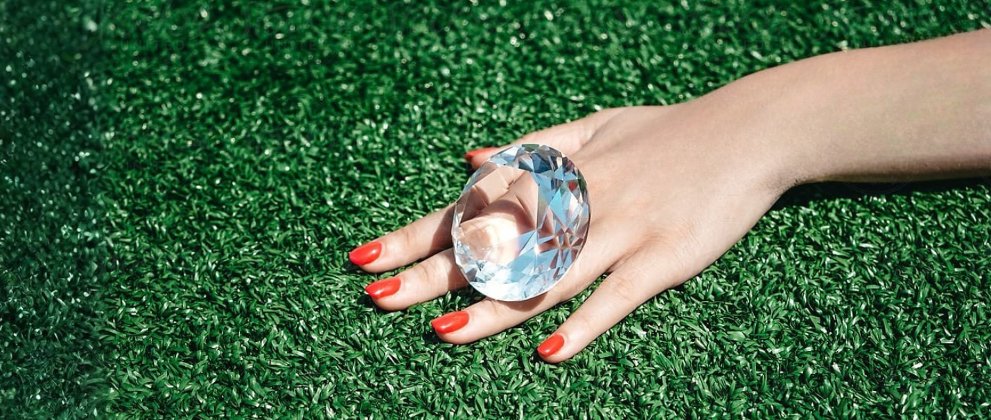 Get Your Dream Engagement Ring Without Breaking the Bank Blog Engagement RIngs