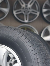Lampie Tyres